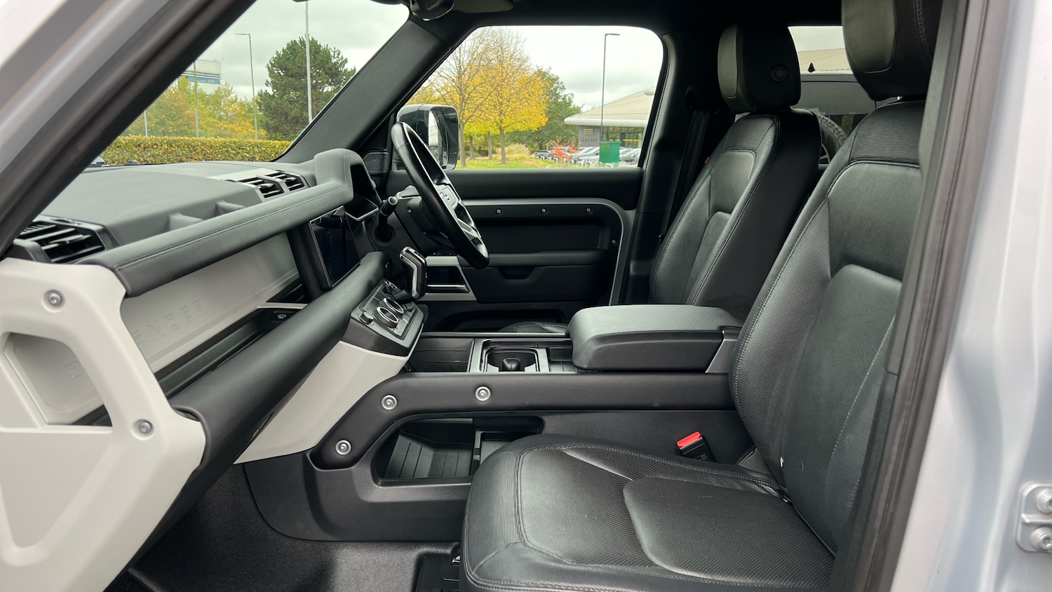 Used Land Rover Defender 2023 for sale - 76257893: Photo 3