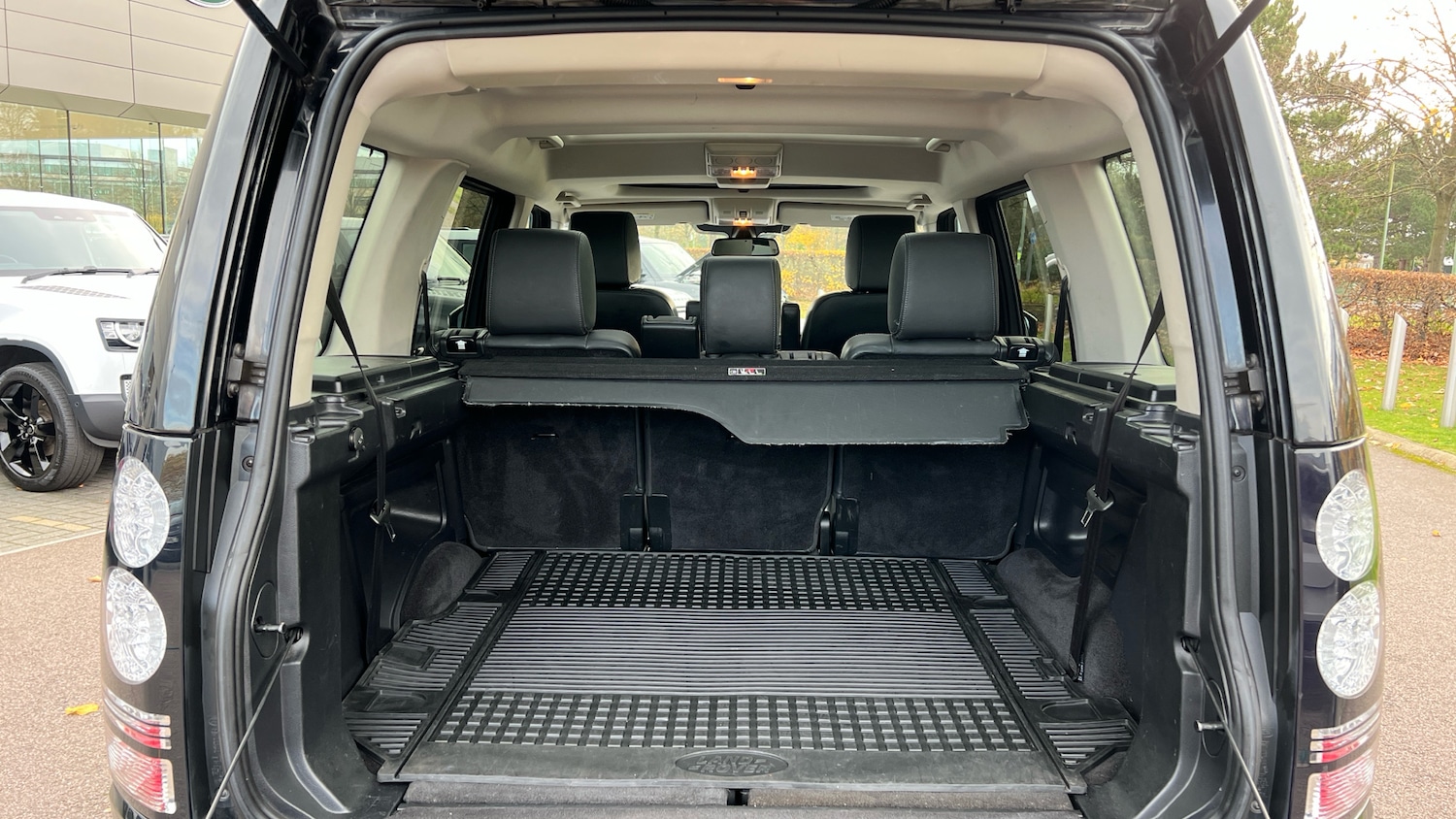 Used Land Rover Discovery 2016 for sale - 76536392: Photo 10