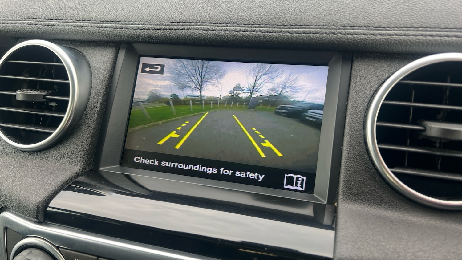 Used Land Rover Discovery 2016 for sale - 76536392: Photo 12