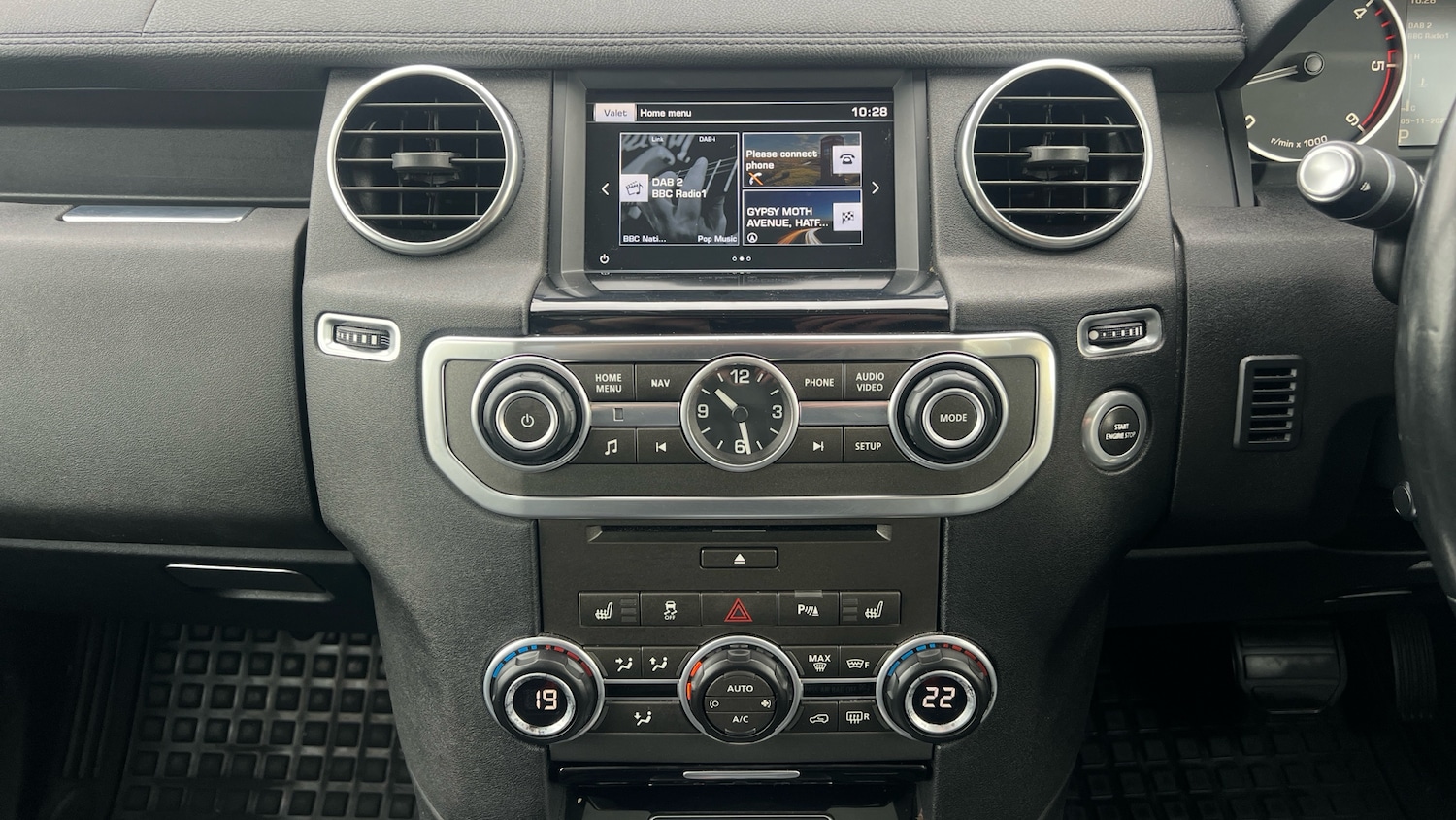 Used Land Rover Discovery 2016 for sale - 76536392: Photo 14