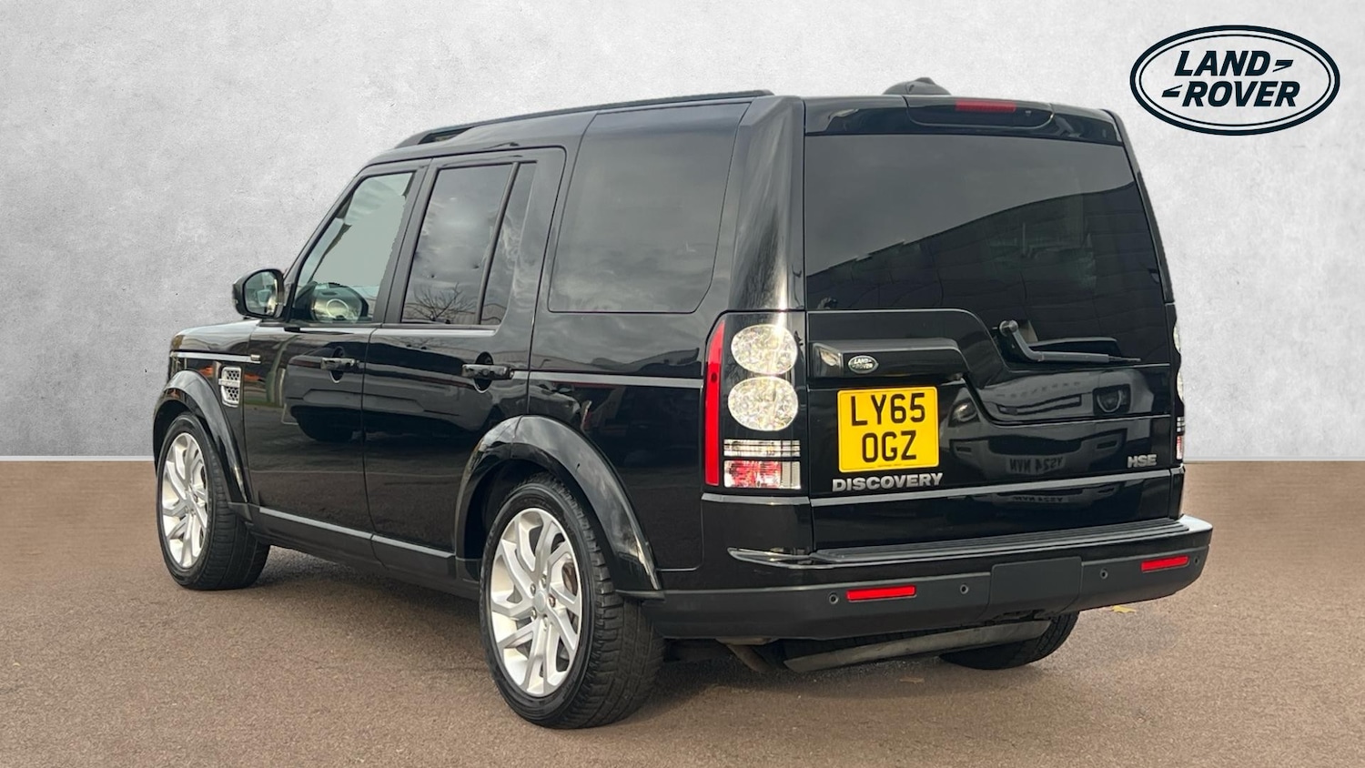 Used Land Rover Discovery 2016 for sale - 76536392: Photo 2