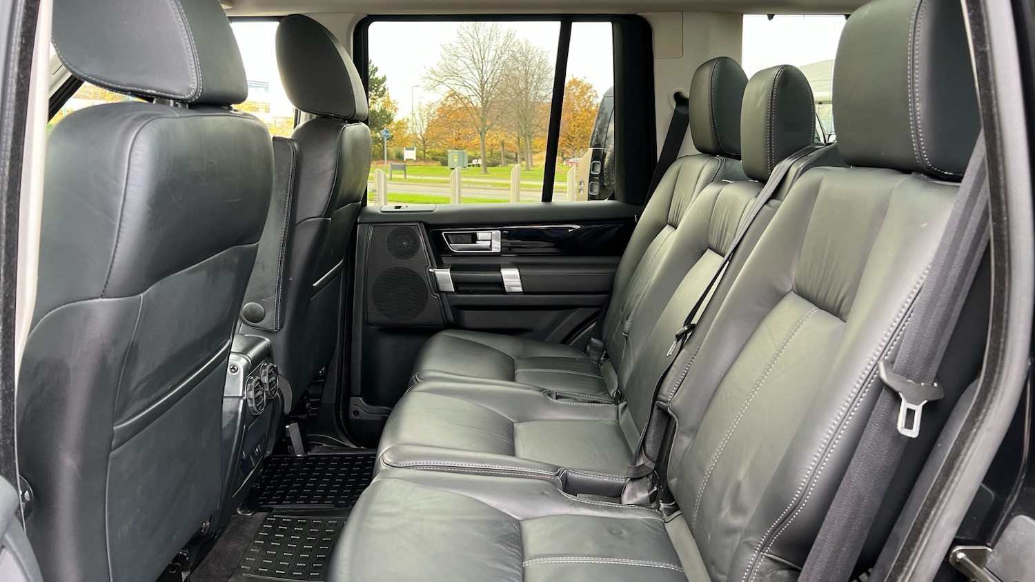 Used Land Rover Discovery 2016 for sale - 76536392: Photo 4