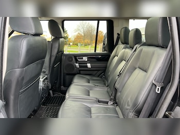 Used Land Rover Discovery 2016 for sale - 76536392: Photo