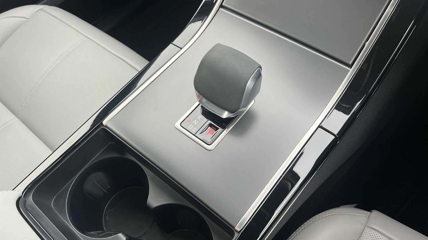 Used Land Rover Range Rover Velar 2023 for sale - 76368844: Photo 13