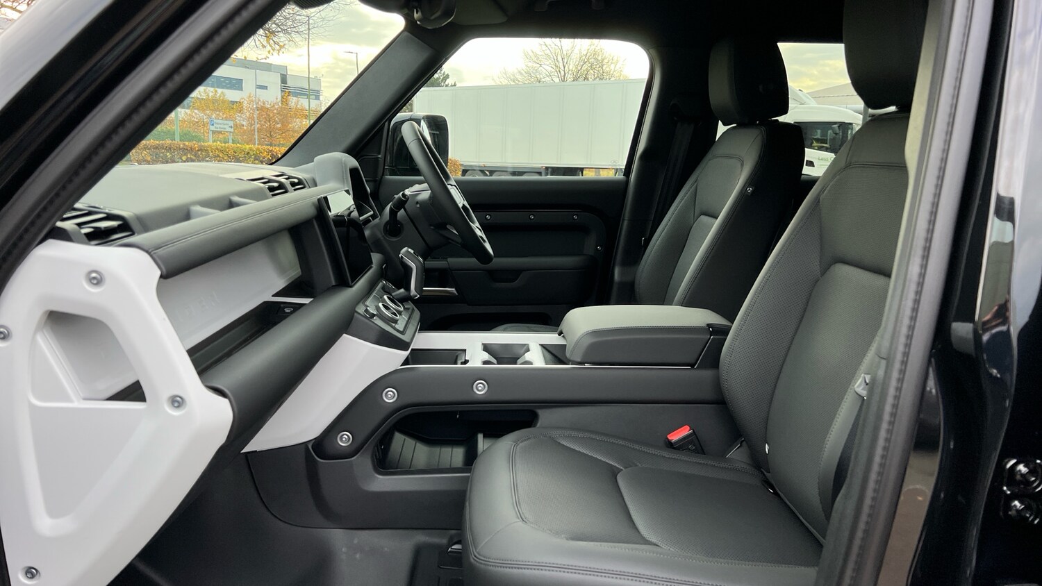 Used Land Rover Defender for sale - 76057626: Photo 3