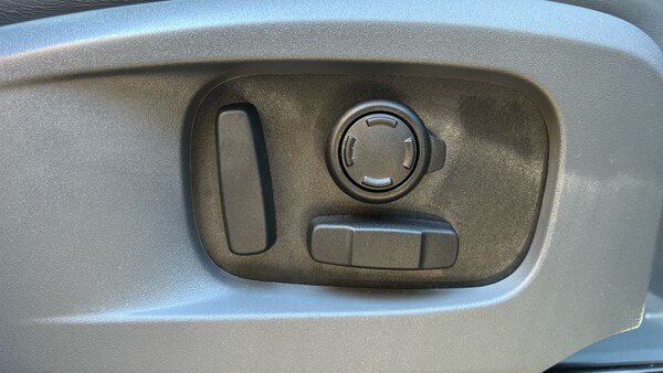 Used Land Rover Defender 2024 for sale - 76040489: Photo 24