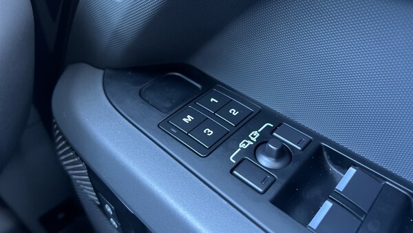 Used Land Rover Defender 2024 for sale - 76040489: Photo 25