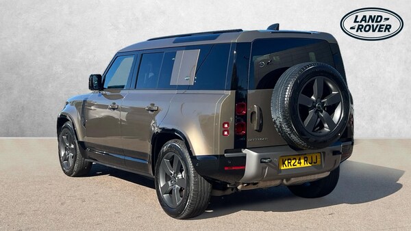Used Land Rover Defender 2024 for sale - 76040489: Photo 2