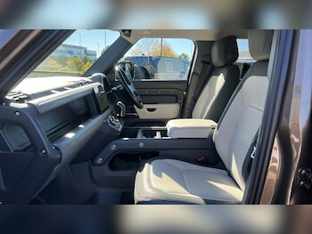 Used Land Rover Defender 2024 for sale - 76040489: Photo 3