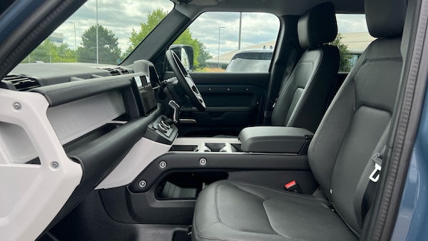 Used Land Rover Defender for sale - 75210652: Photo 3