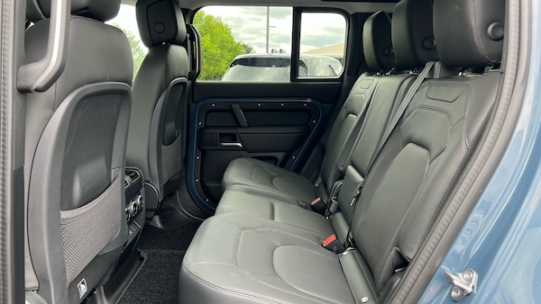 Used Land Rover Defender for sale - 75210652: Photo 4
