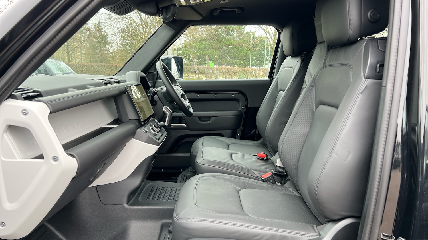 Used Land Rover Defender for sale - 77610450: Photo 3