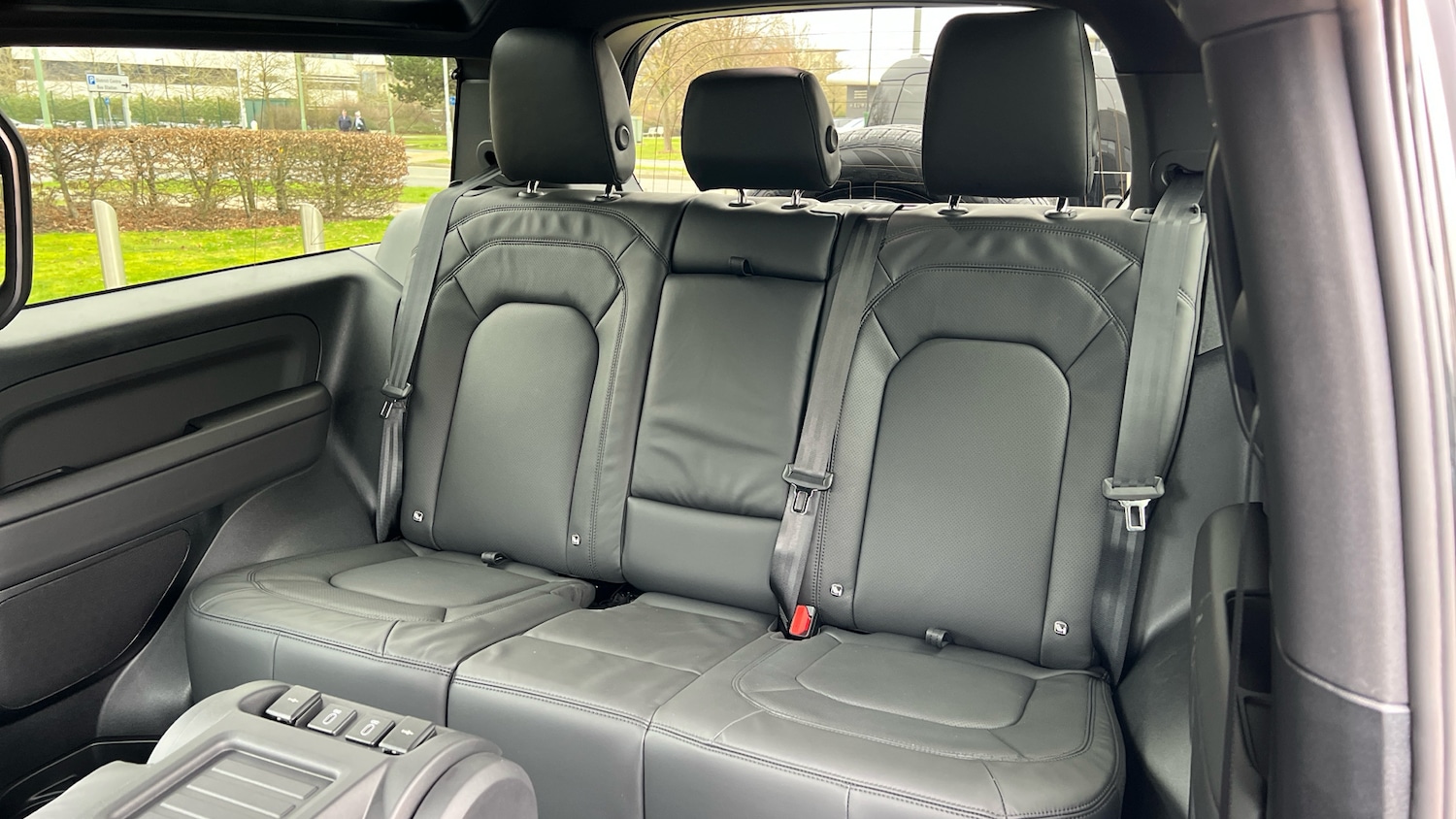 Used Land Rover Defender for sale - 77610450: Photo 4