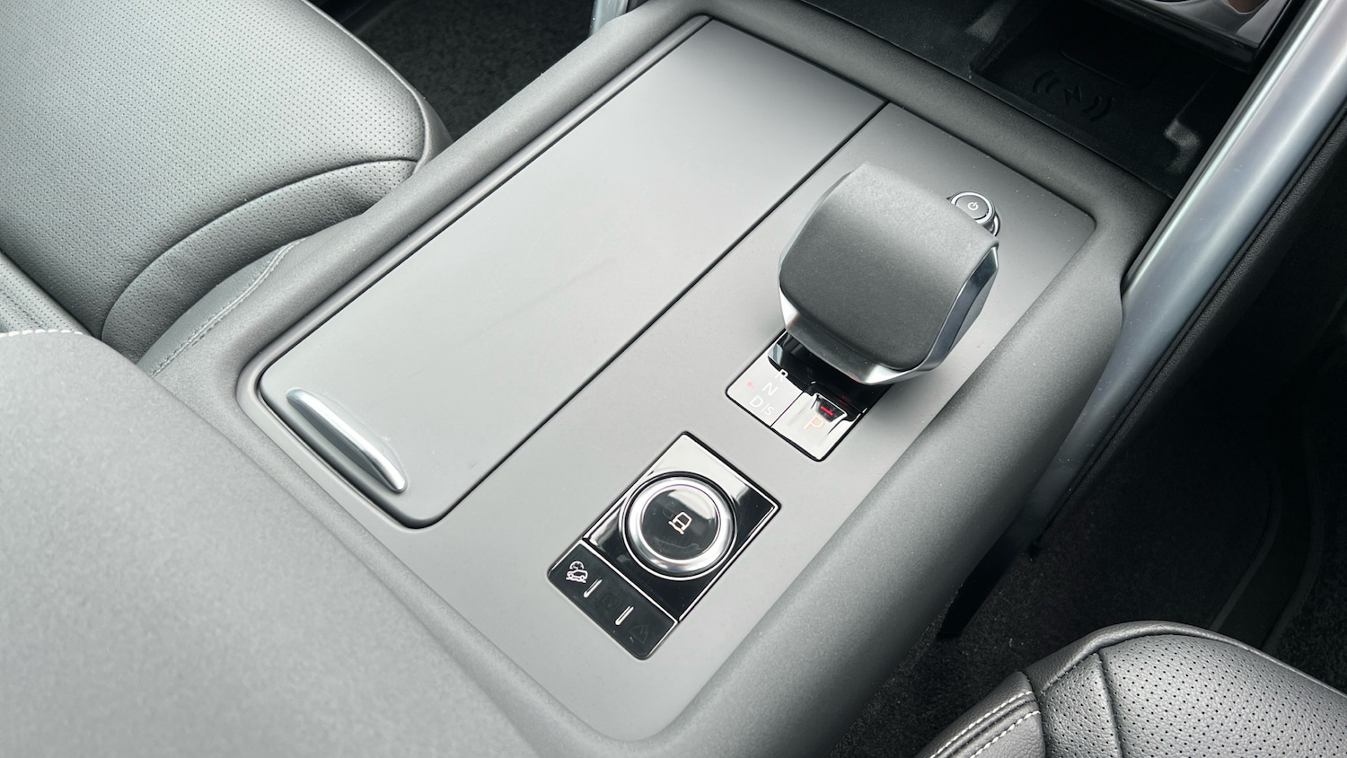 Used Land Rover Discovery 2025 for sale - 77610408: Photo 13