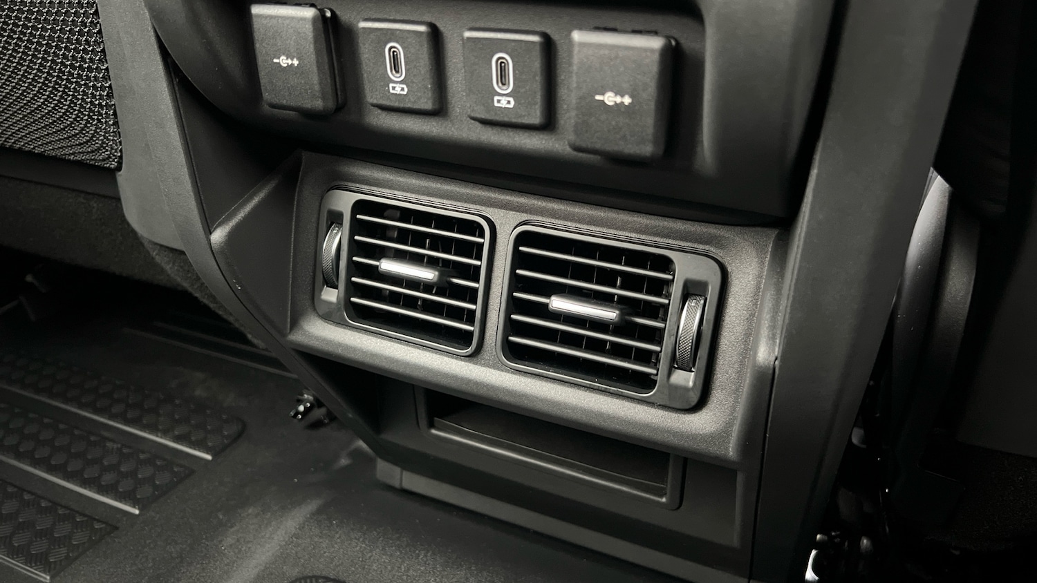 Used Land Rover Defender for sale - 78111976: Photo 18