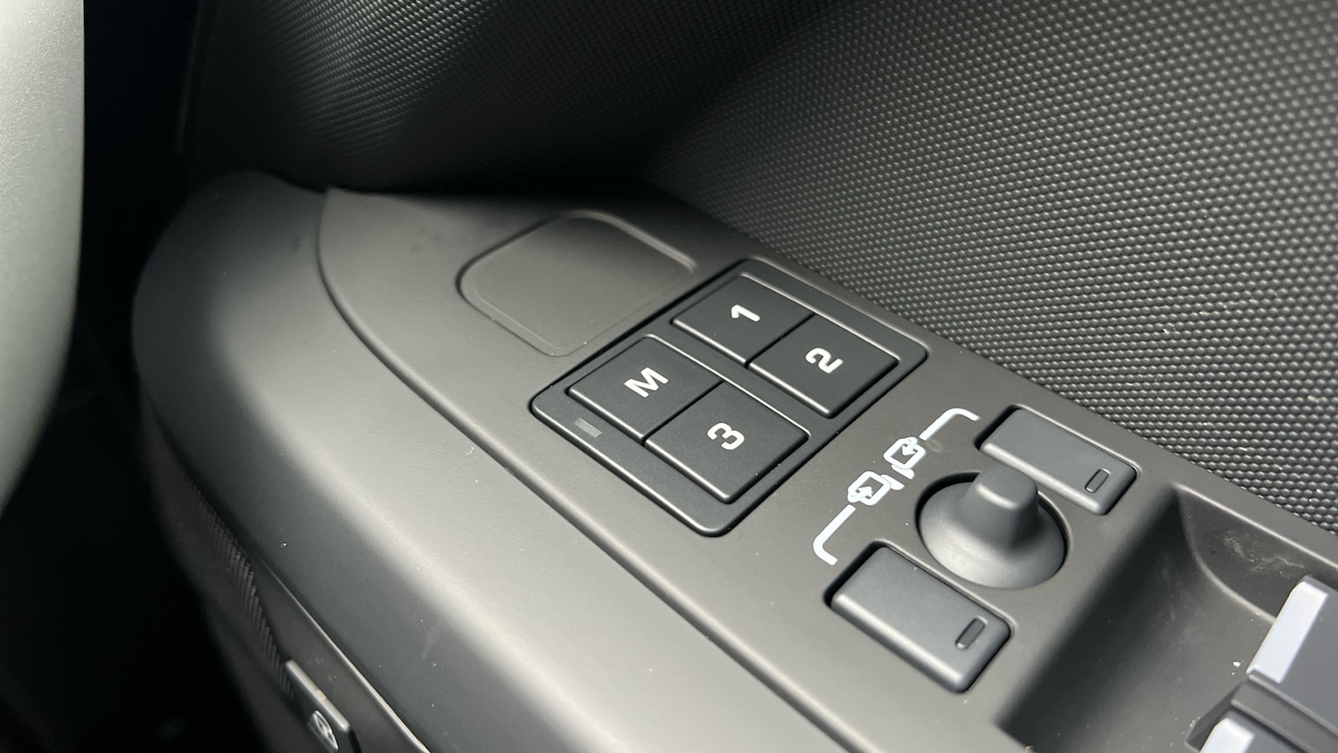 Used Land Rover Defender for sale - 78111976: Photo 22