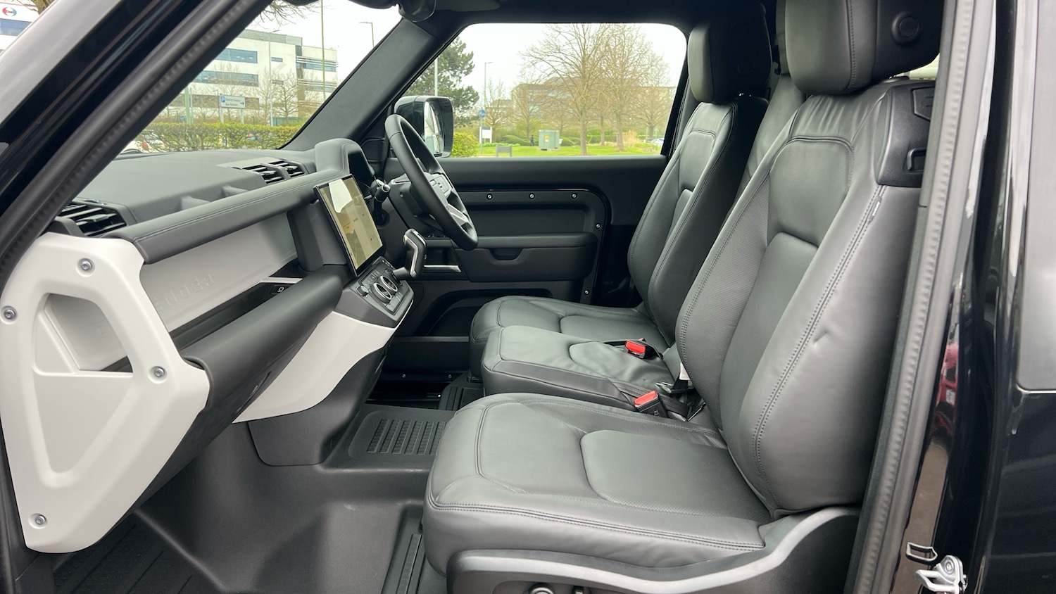 Used Land Rover Defender for sale - 78111976: Photo 3