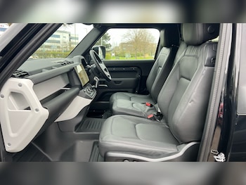 Used Land Rover Defender 2026 for sale - 78111976: Photo