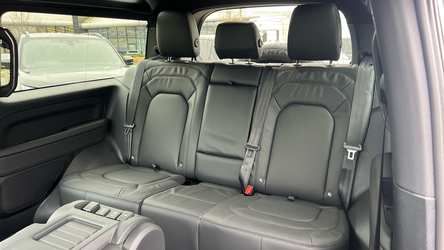 Used Land Rover Defender for sale - 78111976: Photo 4