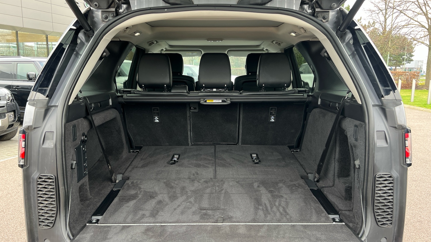 Used Land Rover Discovery 2020 for sale - 76687016: Photo 10