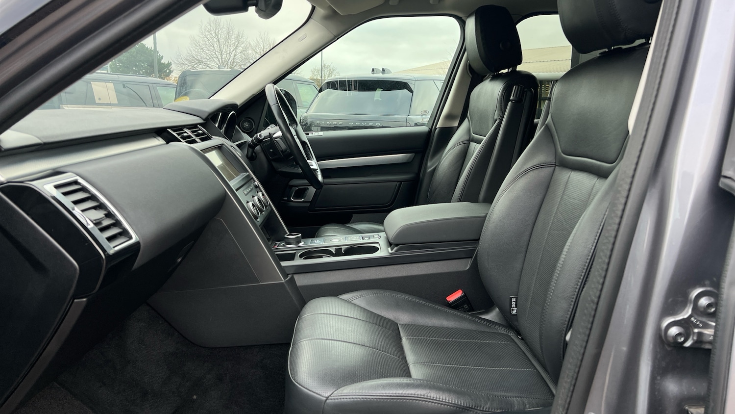 Used Land Rover Discovery 2020 for sale - 76687016: Photo 3