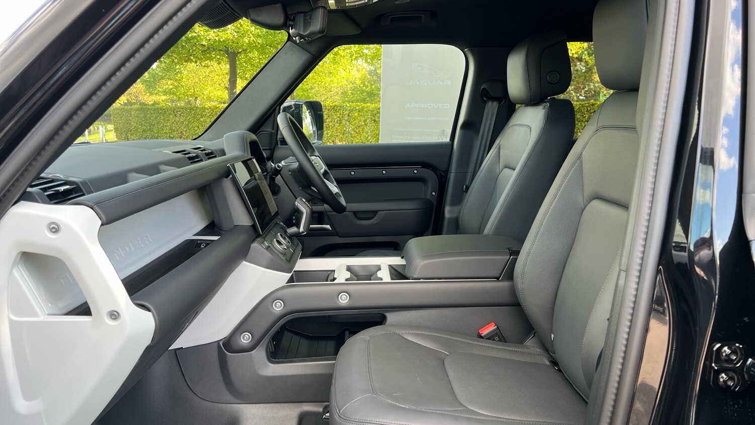 Used Land Rover Defender for sale - 76069589: Photo 3