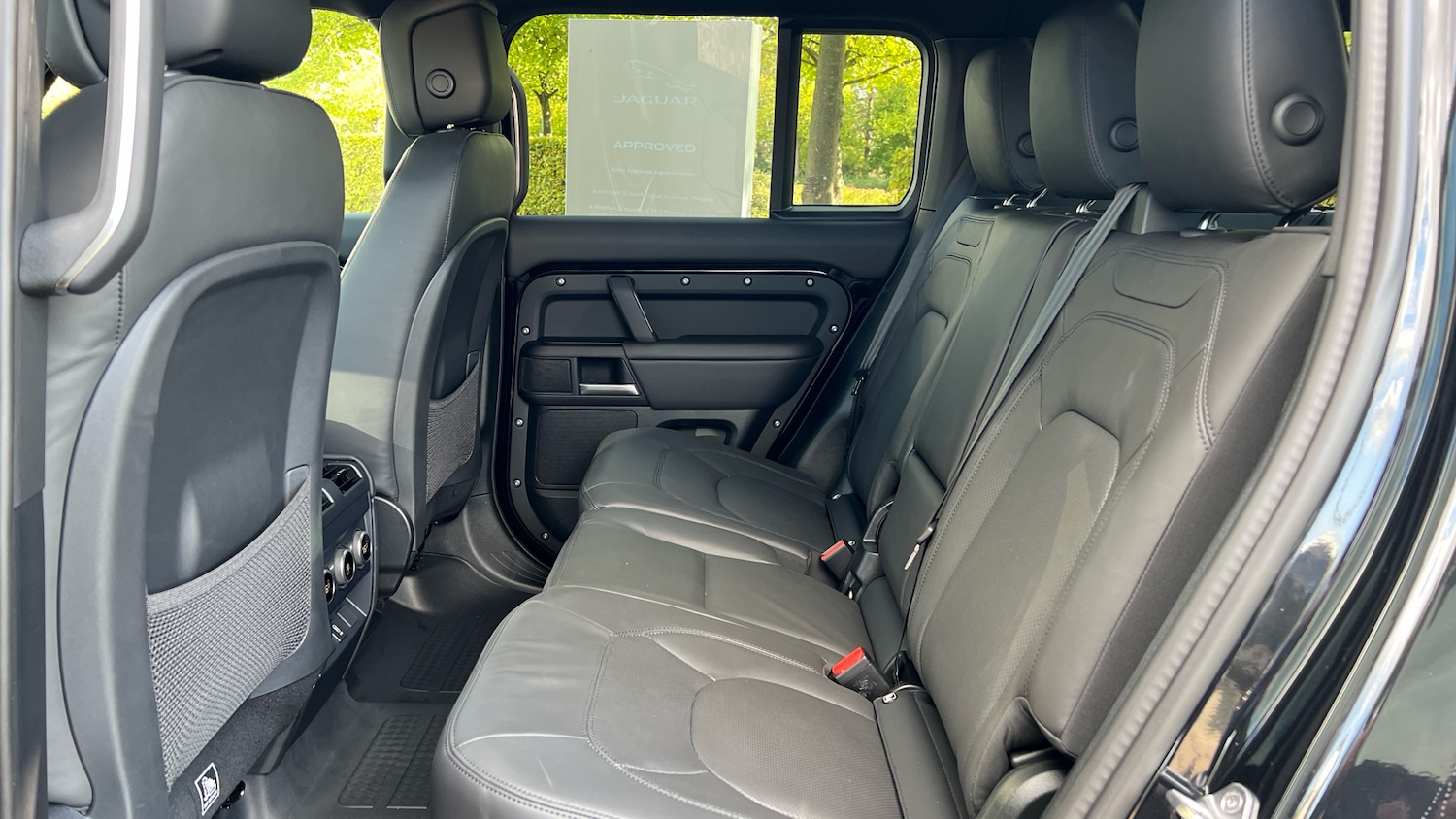 Used Land Rover Defender for sale - 76069589: Photo 4