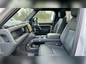 Used Land Rover Defender 2026 for sale - 77385125: Photo