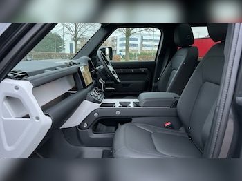 Used Land Rover Defender 2025 for sale - 77173275: Photo