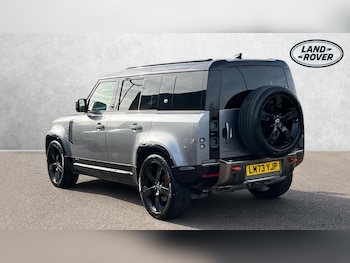 Used Land Rover Defender 2023 for sale - 78739890: Photo