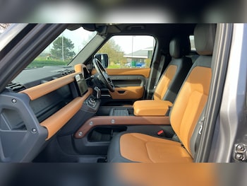 Used Land Rover Defender 2023 for sale - 78739890: Photo