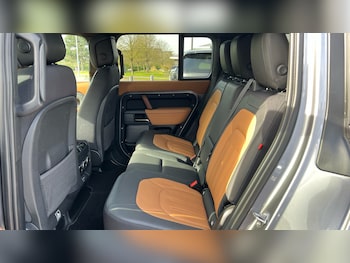 Used Land Rover Defender 2023 for sale - 78739890: Photo