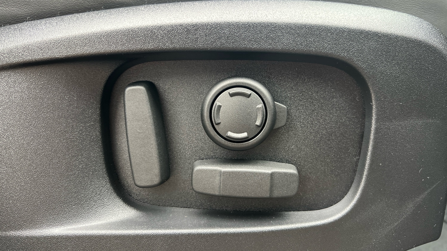 Used Land Rover Defender for sale - 77140541: Photo 22