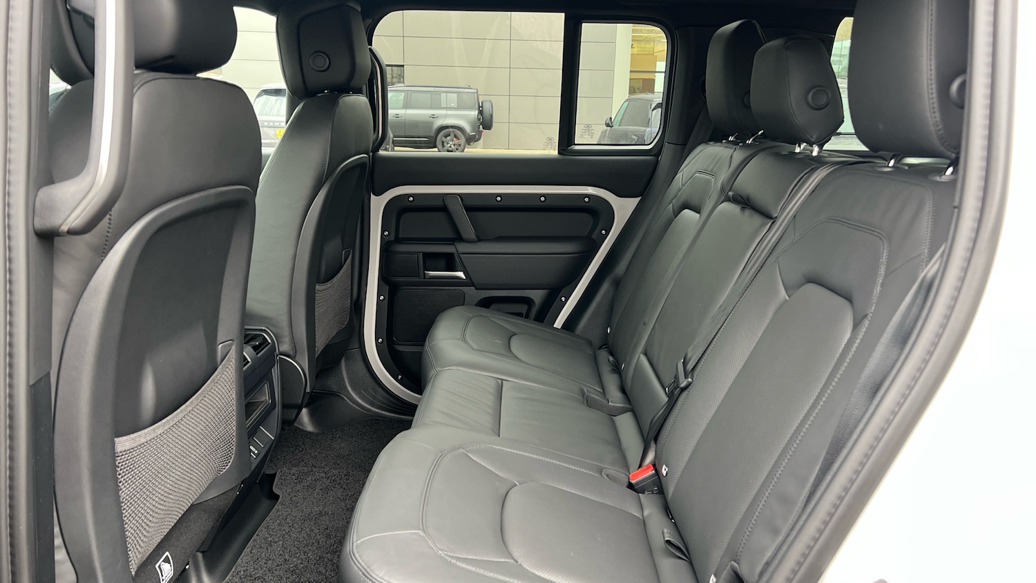 Used Land Rover Defender for sale - 77140541: Photo 4