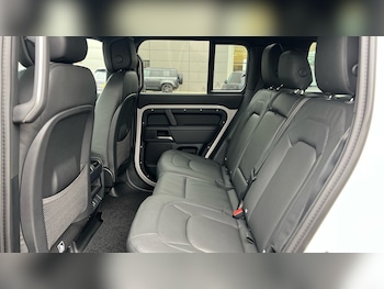 Used Land Rover Defender 2026 for sale - 77140541: Photo