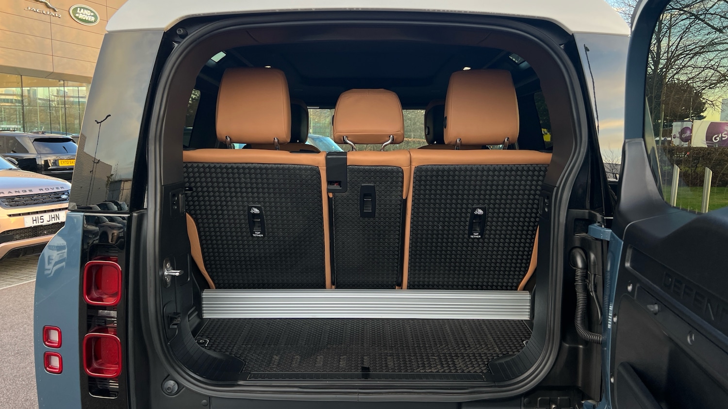 Used Land Rover Defender 2023 for sale - 76986735: Photo 10