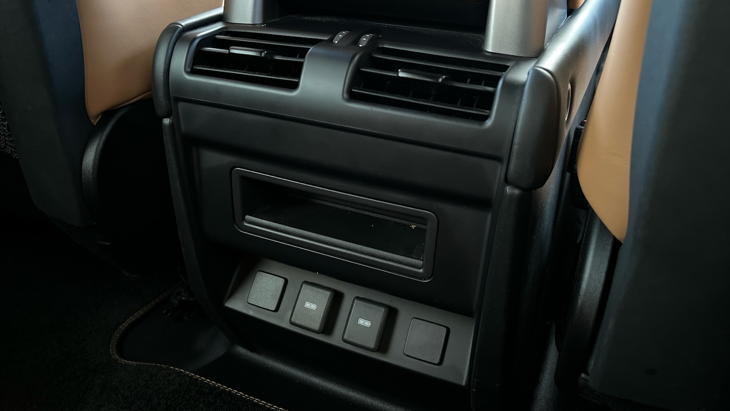 Used Land Rover Defender 2023 for sale - 76986735: Photo 18