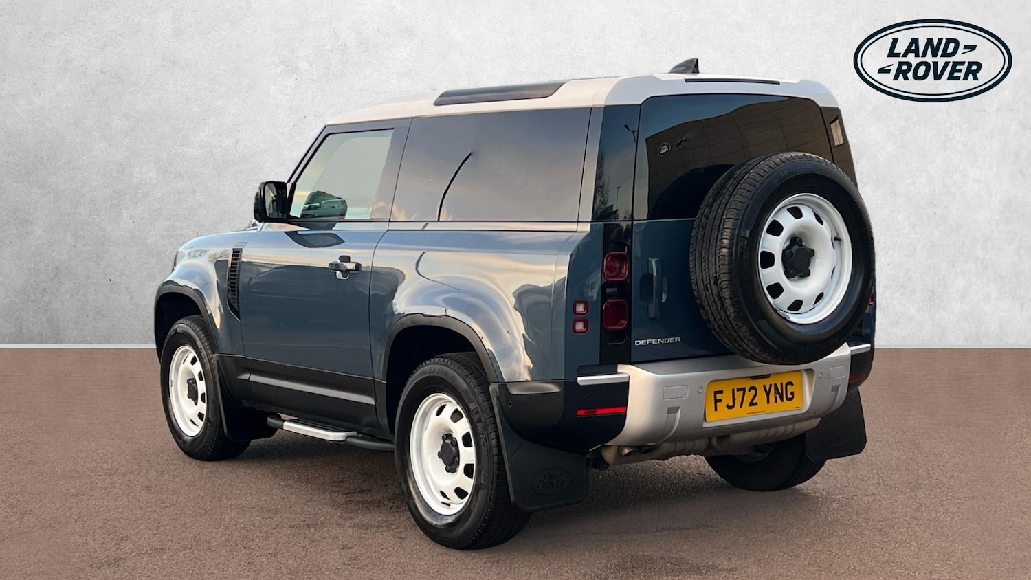 Used Land Rover Defender 2023 for sale - 76986735: Photo 2