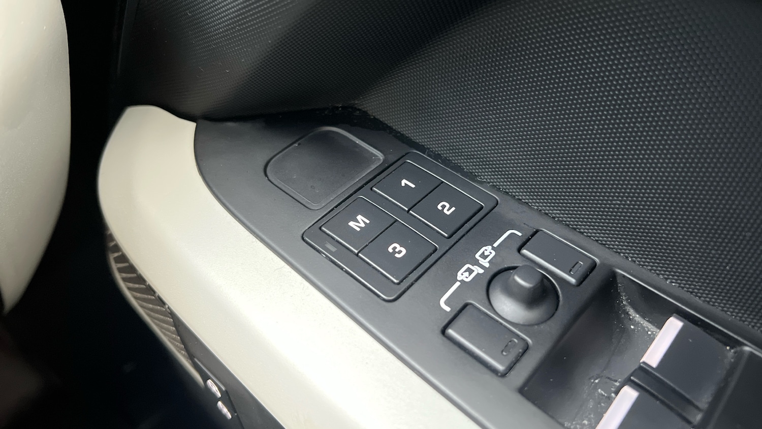 Used Land Rover Defender 2023 for sale - 76986735: Photo 22