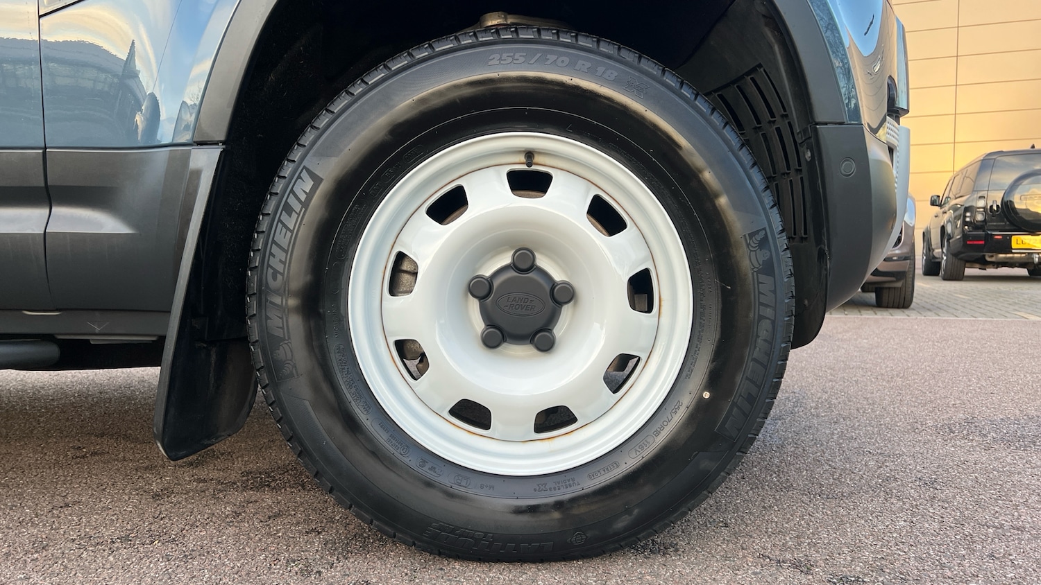 Used Land Rover Defender 2023 for sale - 76986735: Photo 8