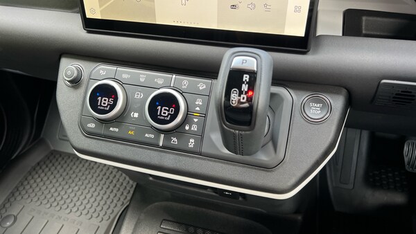 Used Land Rover Defender 2025 for sale - 75587417: Photo 13