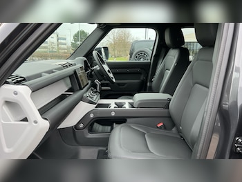 Used Land Rover Defender 2025 for sale - 77610449: Photo