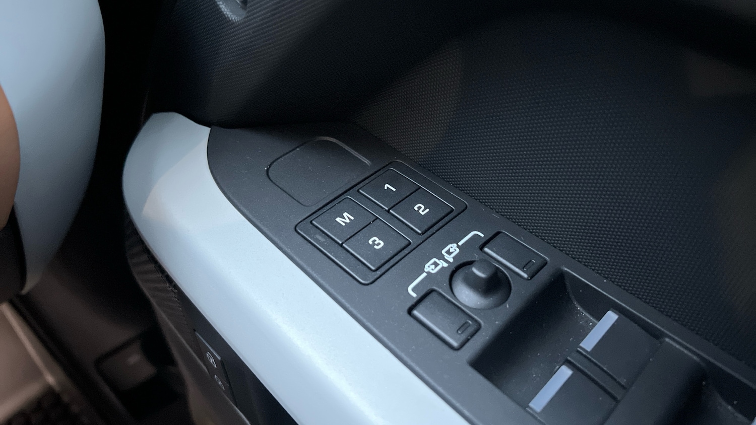 Used Land Rover Defender 2024 for sale - 77201371: Photo 24