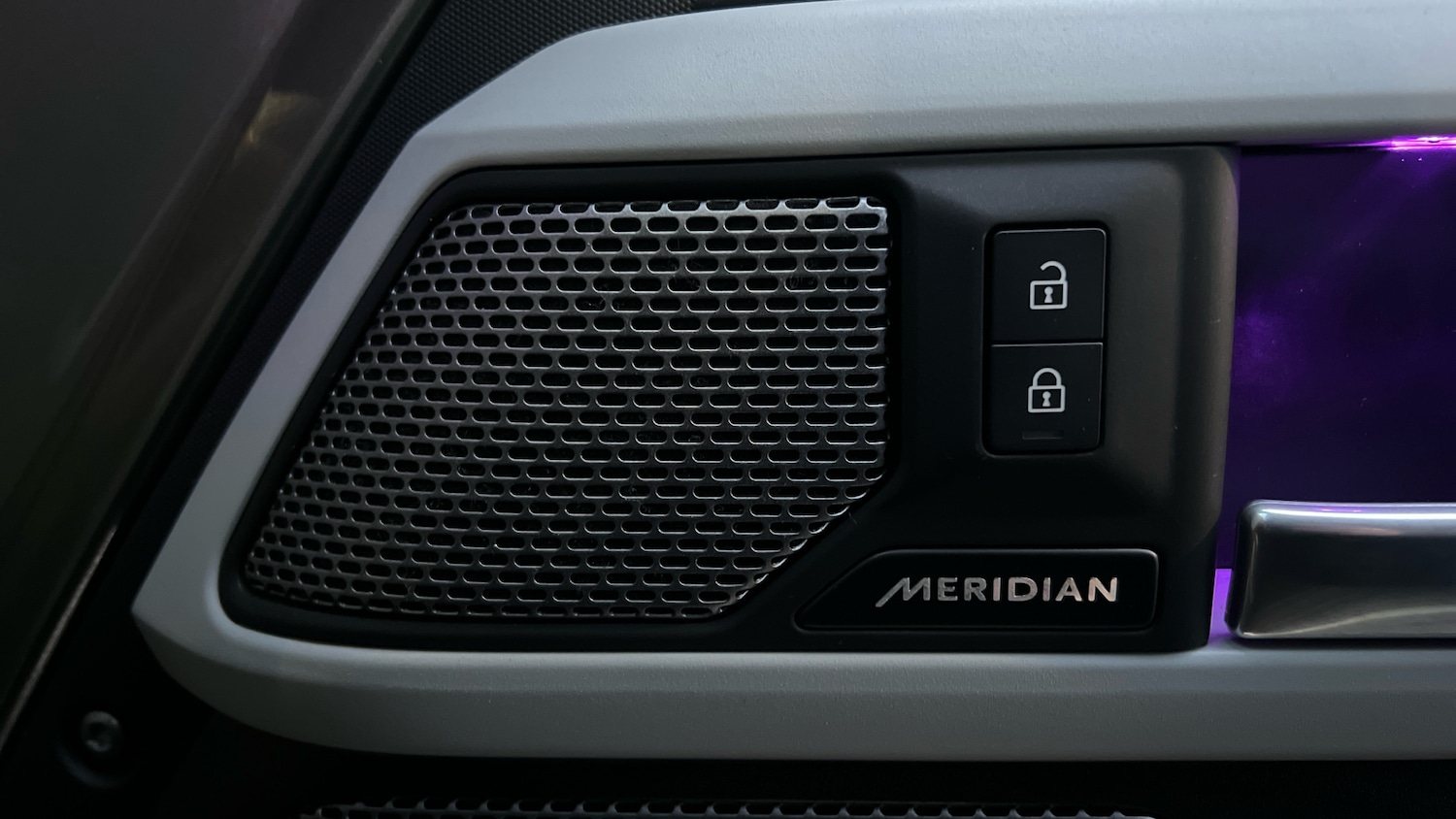 Used Land Rover Defender 2024 for sale - 77201371: Photo 25