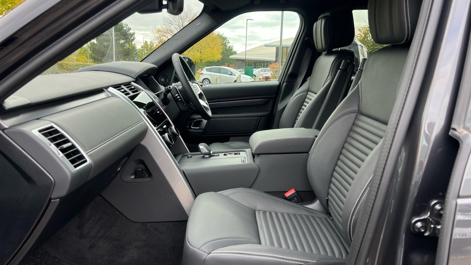 Used Land Rover Discovery for sale - 76387085: Photo 3