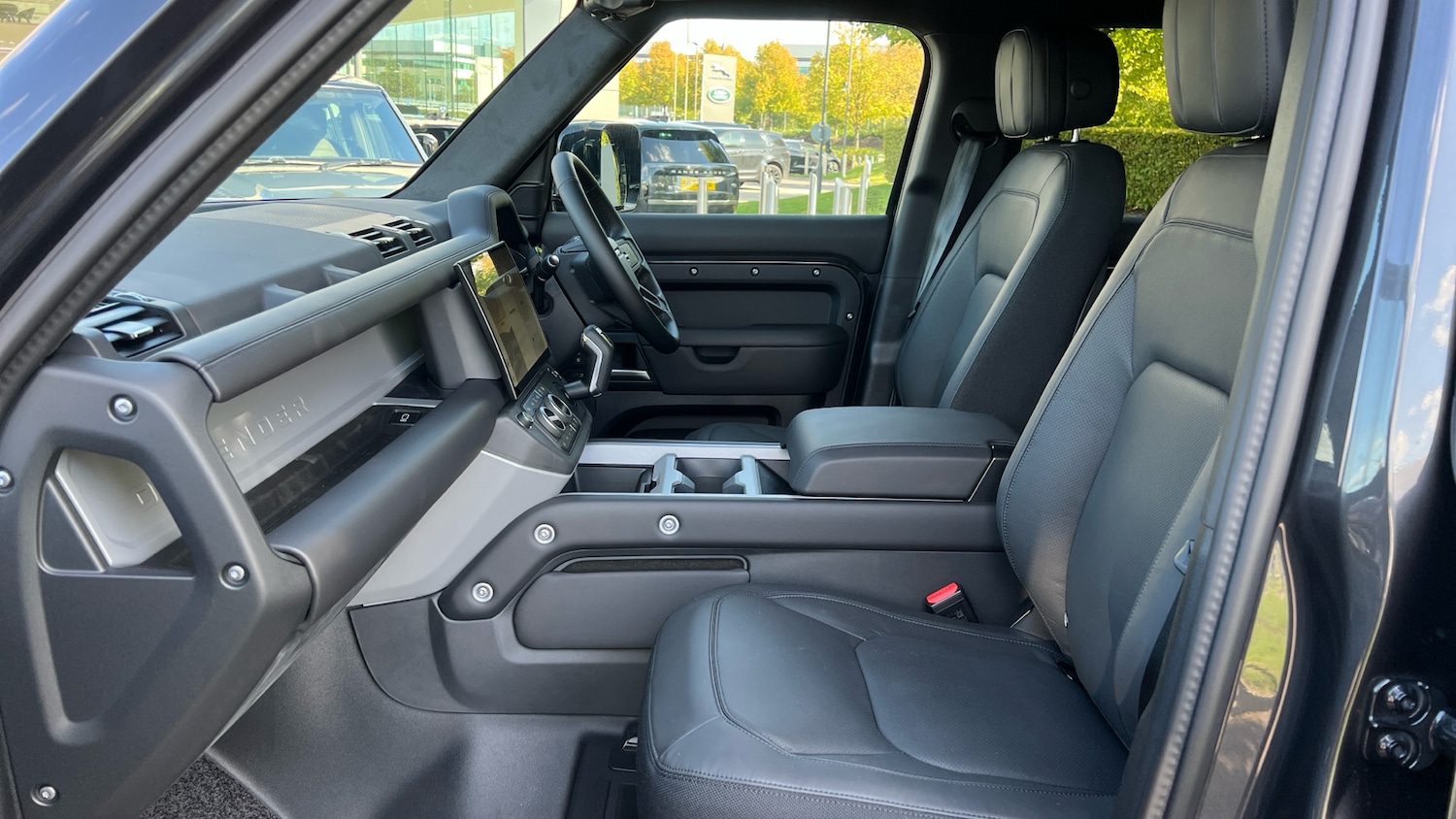Used Land Rover Defender for sale - 76324947: Photo 3