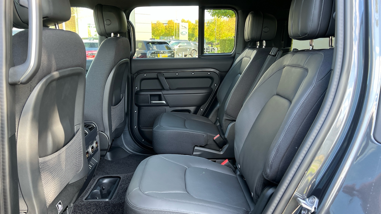 Used Land Rover Defender for sale - 76324947: Photo 4