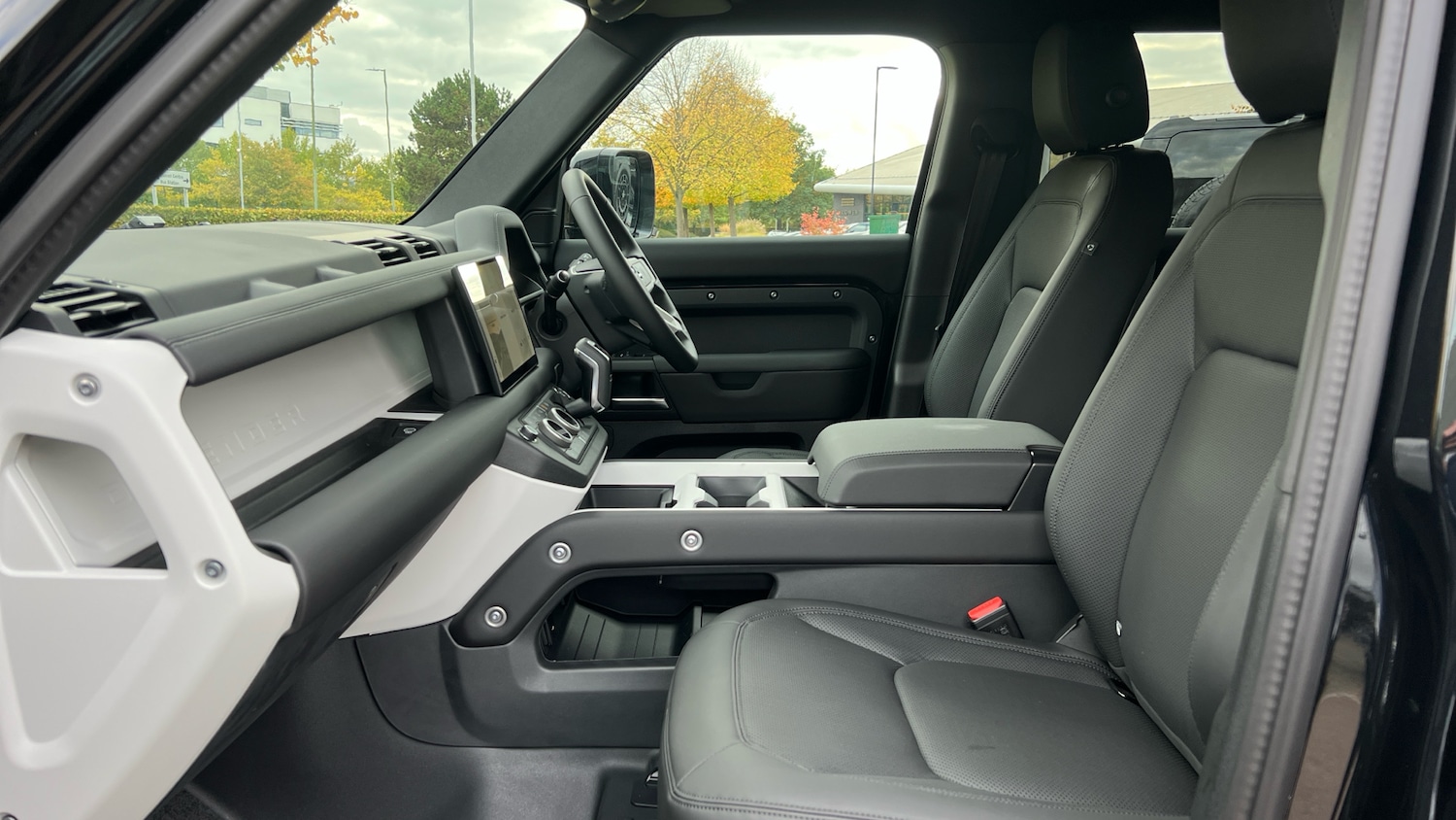 Used Land Rover Defender for sale - 76357514: Photo 3