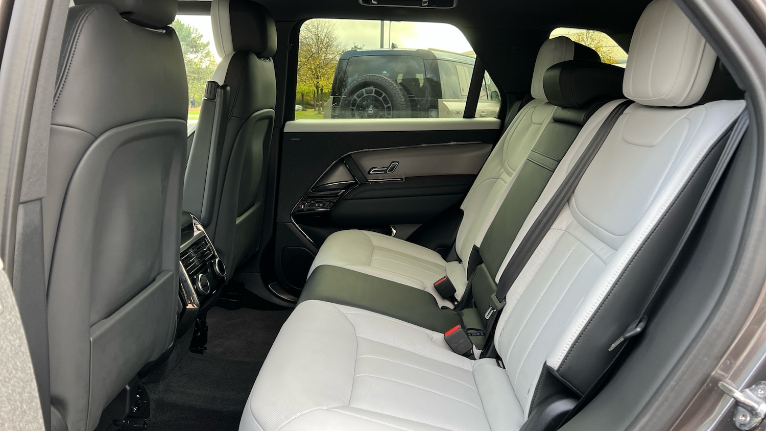 Used Land Rover Range Rover Sport 2023 for sale - 76257885: Photo 4