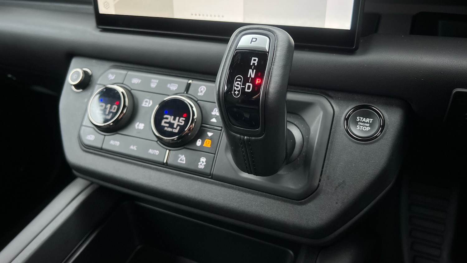 Used Land Rover Defender 2025 for sale - 77682044: Photo 13